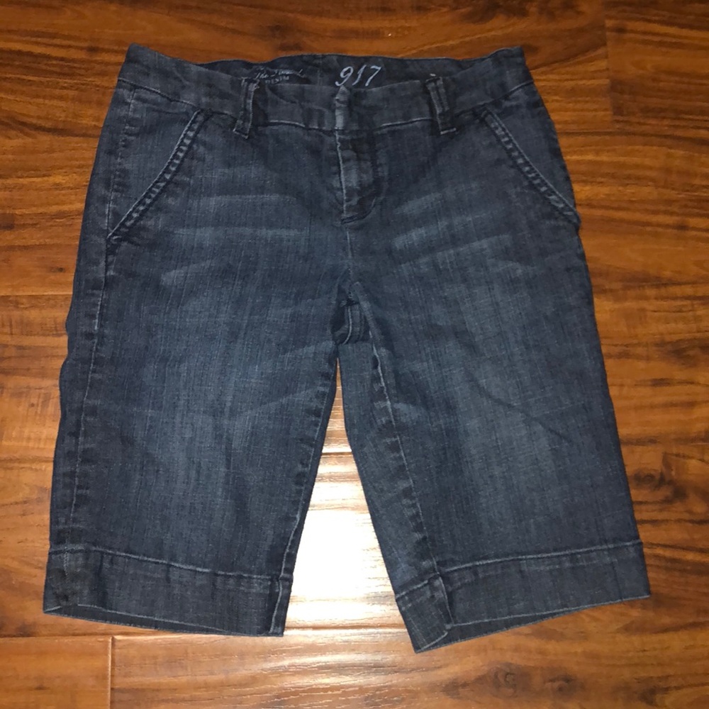 The Limited 917 denim shorts size 6